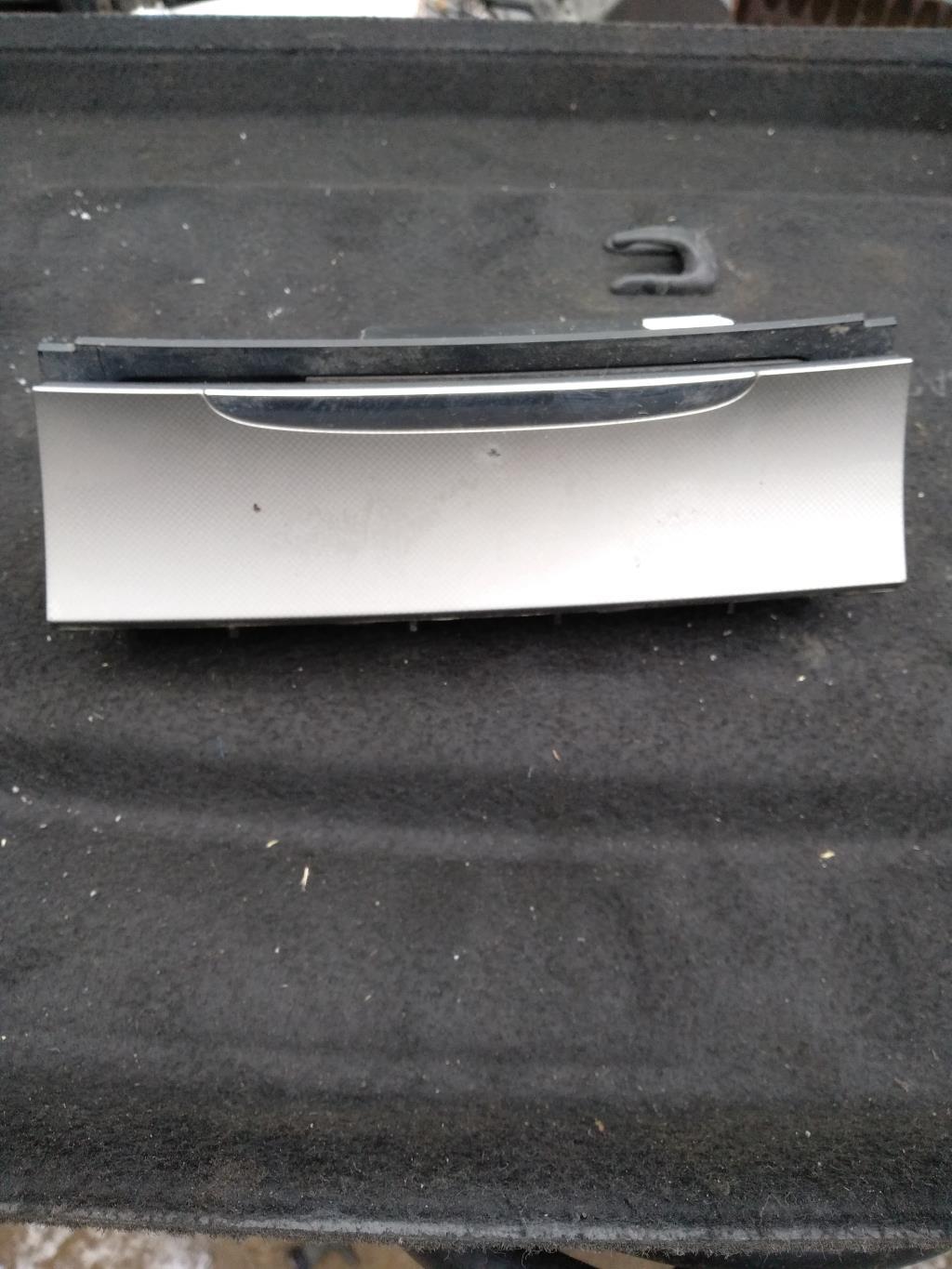 пепельница Volkswagen Passat B6 2006, 2.0 л., бензин, седан, 3C0863284, . - фото №1