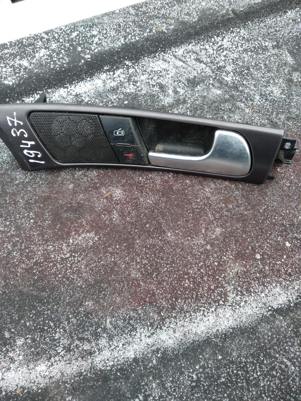 ручка внутренняя передняя правая Audi A6 4B/C5 2000, 2.8 л., бензин, седан, 4B0837020, . - фото №1
