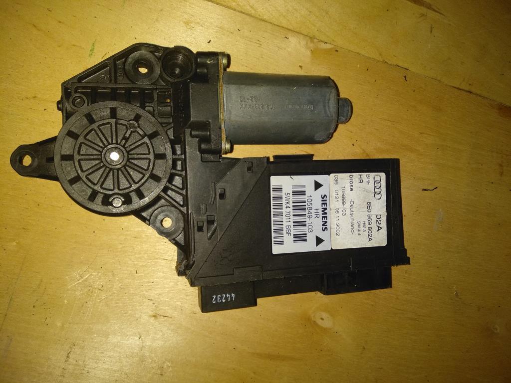 моторчик стеклоподъемника задний правый Audi A4 B6 2003, 1.8 л., бензин, седан, 8E0959802A, 8E0959802E, . - фото №1