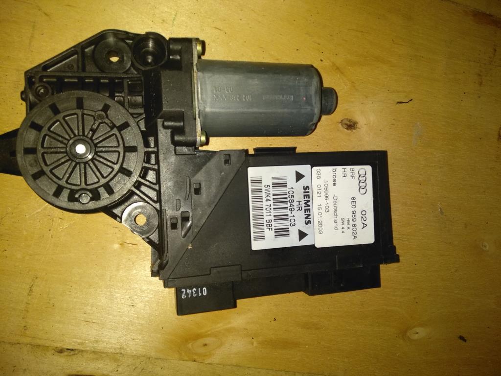 моторчик стеклоподъемника задний правый Audi A4 B6 2003, 1.8 л., бензин, седан, 8E0959802A, 8E0959802E, . - фото №1