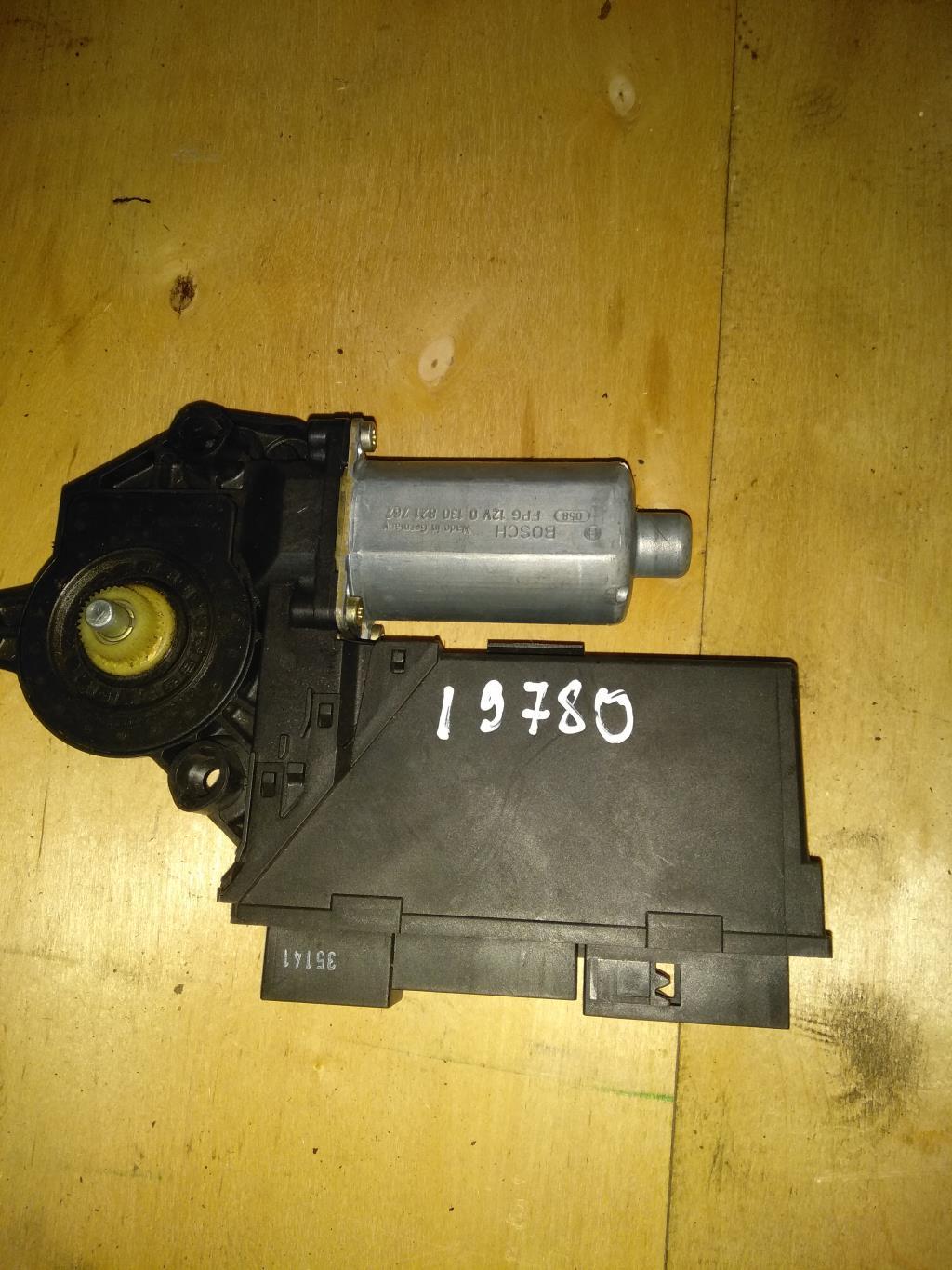 моторчик стеклоподъемника задний левый Audi A4 B6 2003, 1.8 л., бензин, седан, 8E0959801E, 8E0959801A, . - фото №1
