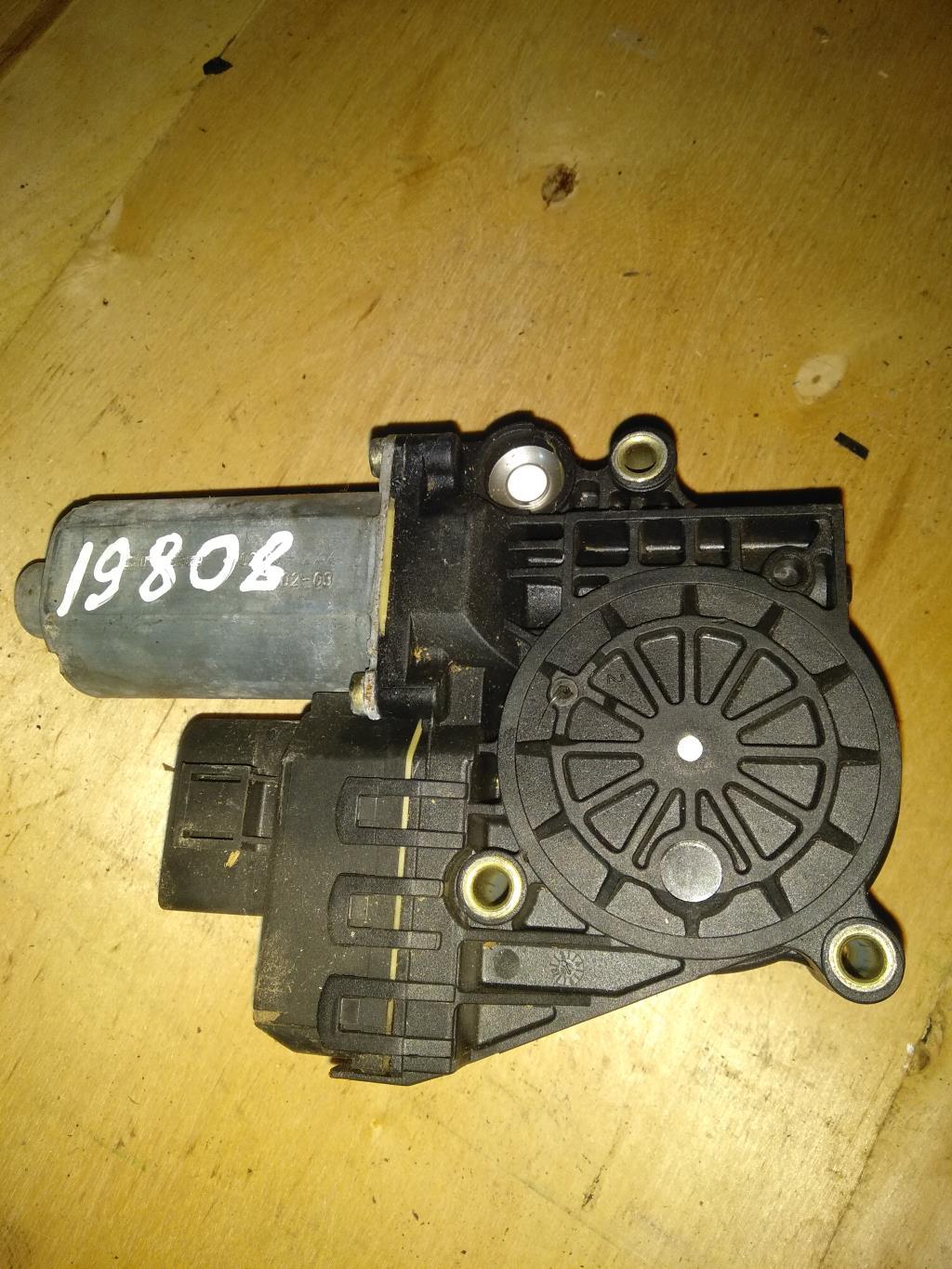моторчик стеклоподъемника задний правый Audi A6 4B/C5 2000, 2.8 л., бензин, седан, 0130821785, . - фото №1