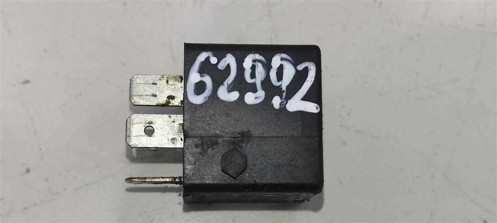 реле (прочие) Audi A1 8X 2013, 1.9 л., TDi, дизель, минивэн, 141951253B, 8D0951253A, 4H0951253A, 8K0951253, 431951253H - фото №1