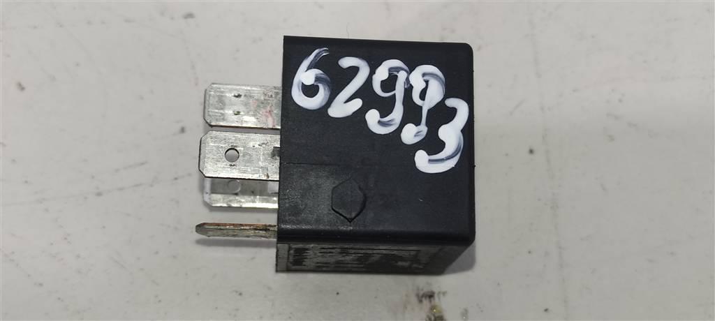 реле (прочие) Audi A1 8X 2013, 1.9 л., TDi, дизель, минивэн, 141951253B, 8D0951253A, 4H0951253A, 8K0951253, 431951253H - фото №1