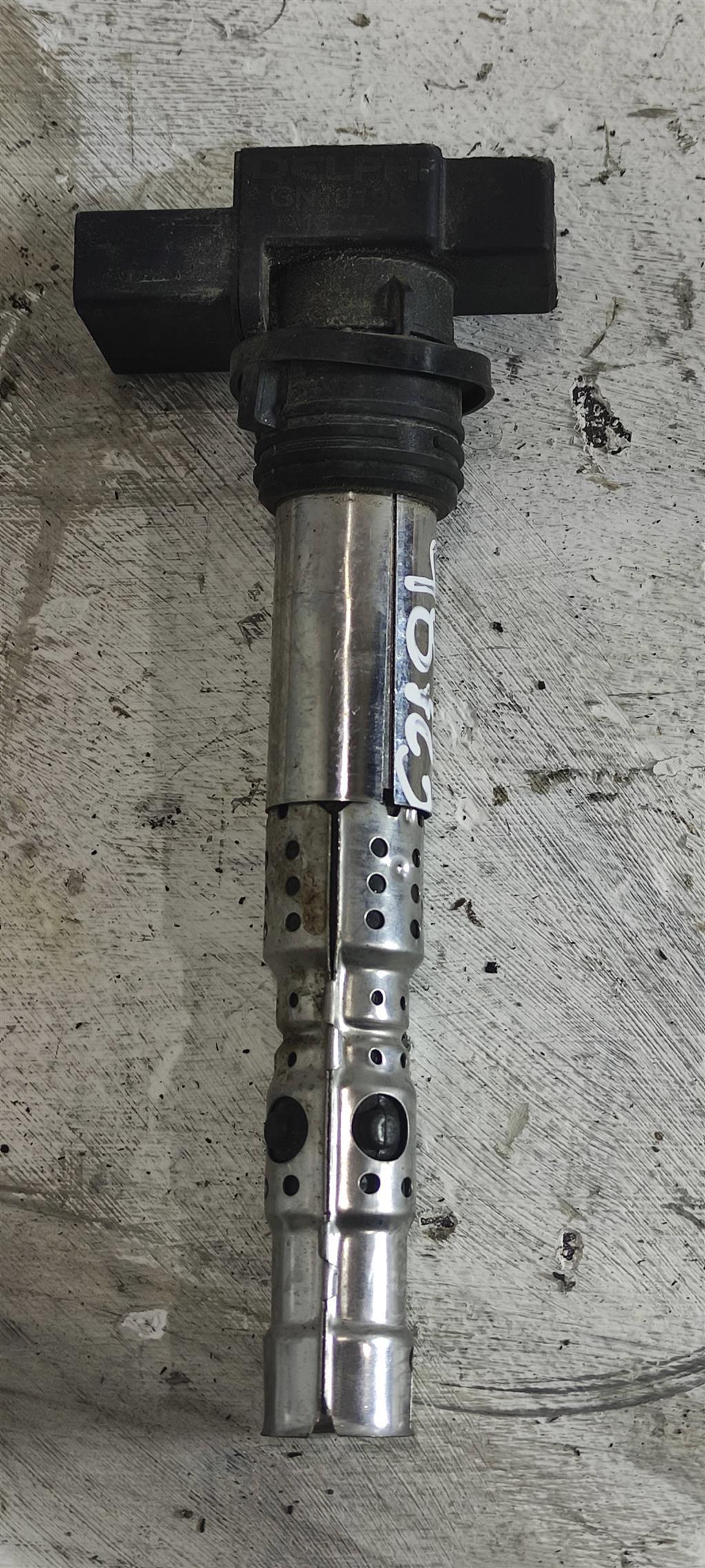 катушка зажигания Skoda Fabia 2 поколение (5J) 2007, 1.2 л., бензин, хетчбэк 5 дв., 03D905715A, . - фото №1