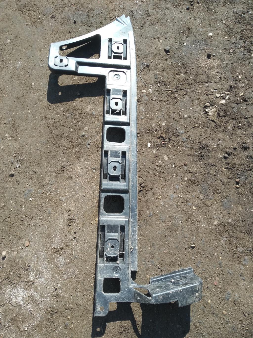 Крепление бампера заднего Volkswagen Passat B6 2007, 2.0 л., бензин, седан, 3C5807394C, 3C5807394D, . - фото №1