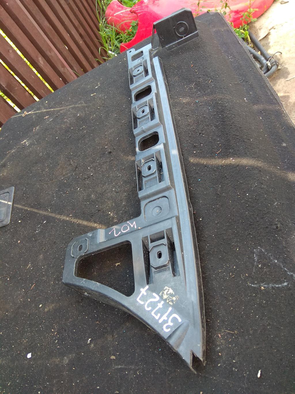Крепление бампера заднего Volkswagen Passat B6 2007, 2.0 л., бензин, седан, 3C5807393, 3C5807393C, 3C5807393D, . - фото №1