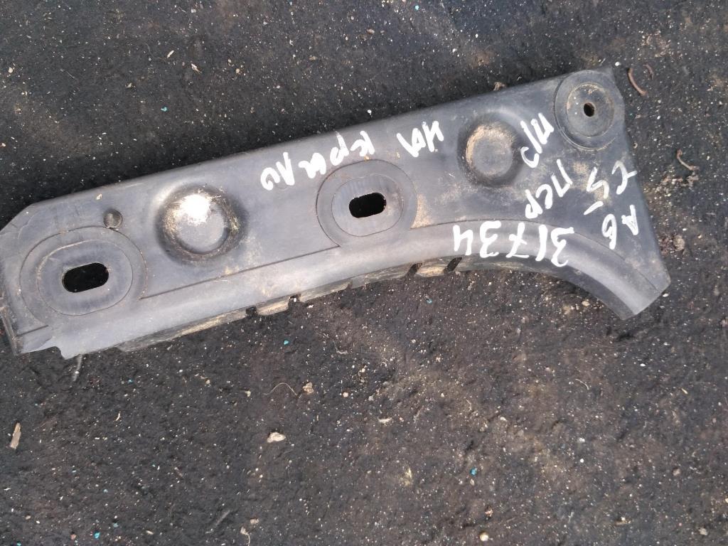Крепление бампера переднего Audi A6 4B/C5 2000, 2.8 л., бензин, седан, 4B0807284B, . - фото №1