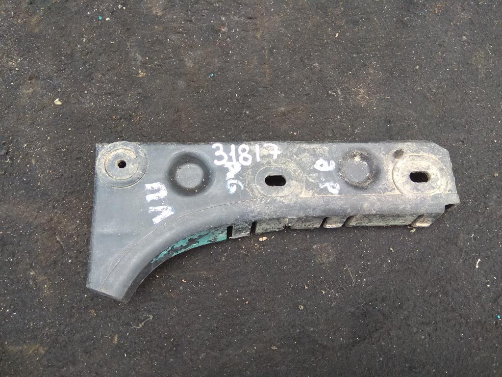 Крепление бампера переднего Audi A6 4B/C5 2000, 2.8 л., бензин, седан, 4B0807283B, . - фото №1