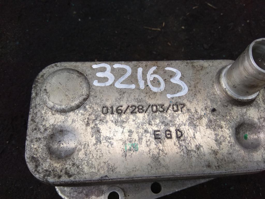 радиатор масляный BMW 5 серия E60/E61 2006, 3.0 л., дизель, седан, 7787698, 306D1, . - фото №1