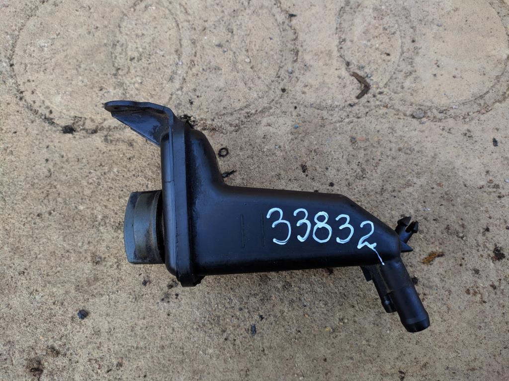 бачок гидроусилителя Audi A4 B7 2006, 2.0 л., бензин, седан, 8E0422373B, . - фото №1