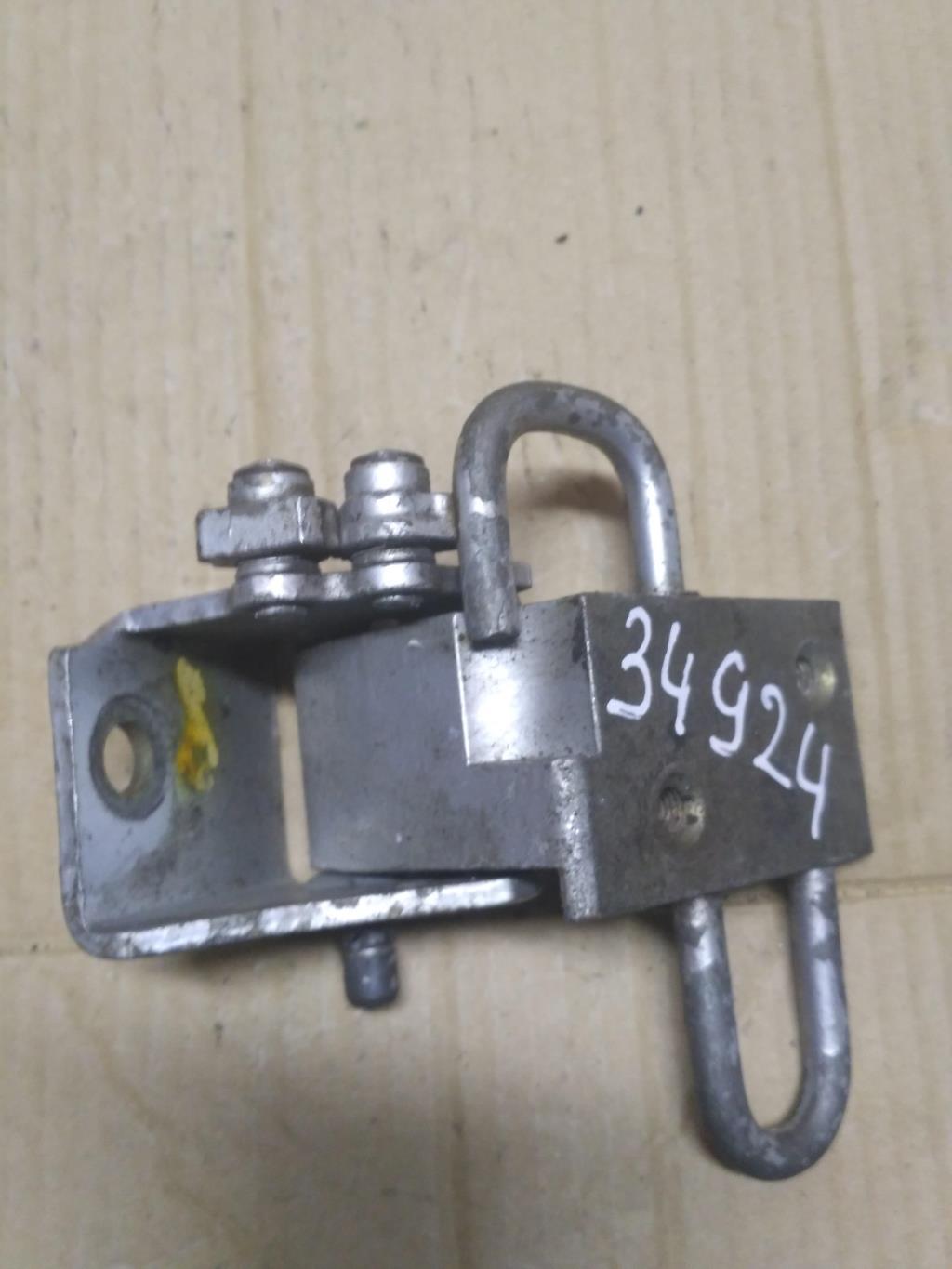 петля двери Audi A4 B7 2006, 2.0 л., бензин, седан, 8E0833412, 8E0833412E, . - фото №1