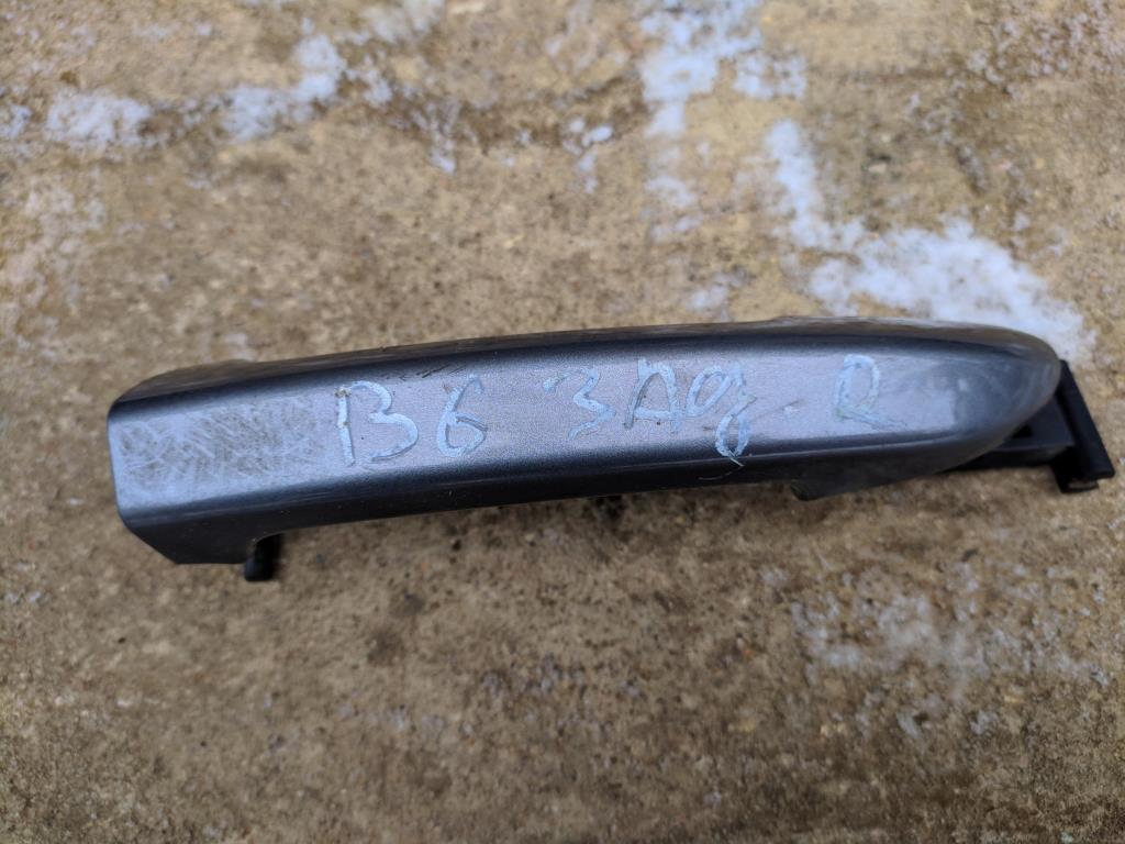 ручка наружная передняя правая Volkswagen Passat B6 2007, 2.0 л., бензин, седан, 3C0837206, . - фото №1