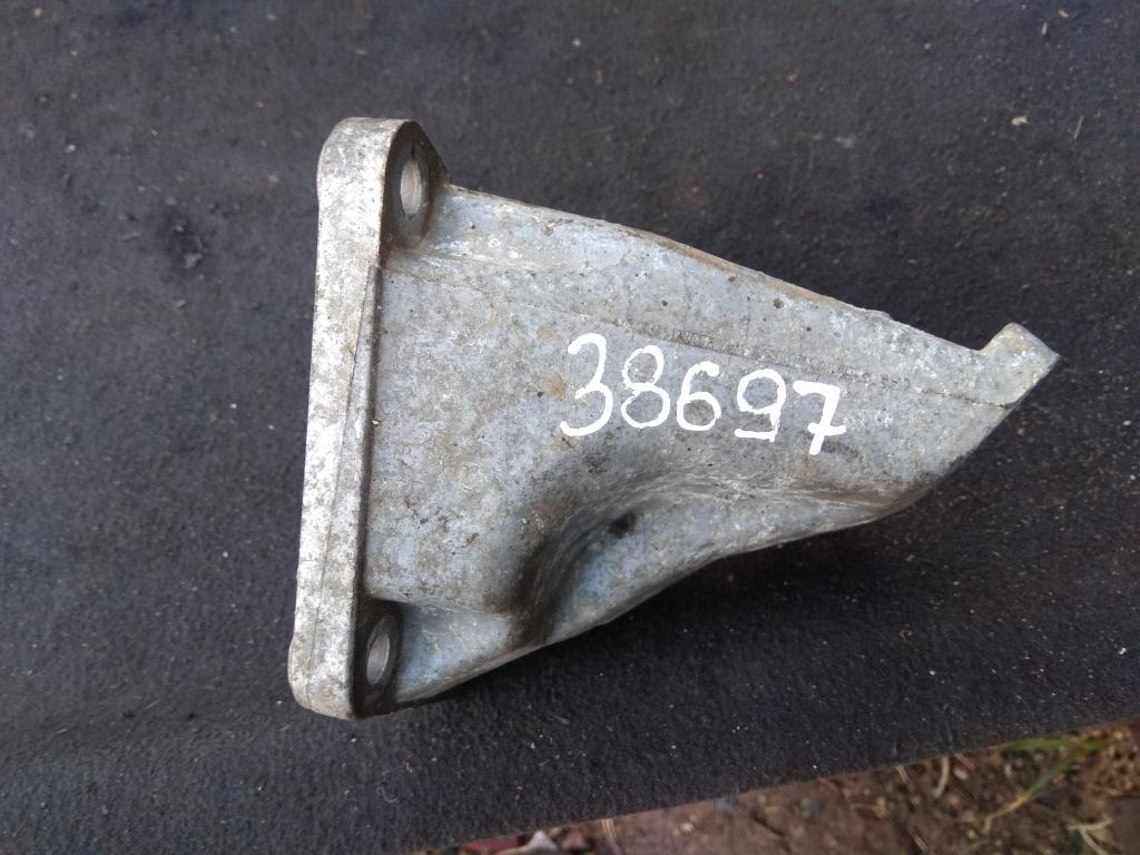 кронштейн двигателя Audi A4 B6 2003, 2.4 л., бензин, седан, 8D0199308D, . - фото №1