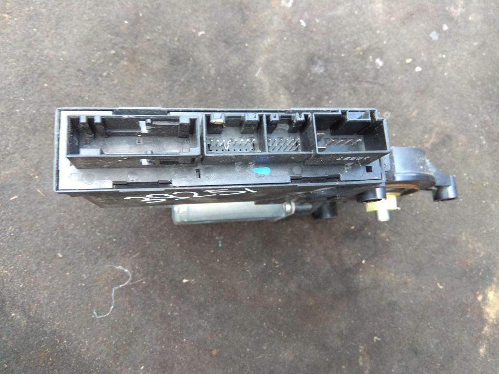 ручка наружная задняя левая Audi A4 B7 2006, 1.8 л., бензин, седан, 4B0839885, . - фото №1