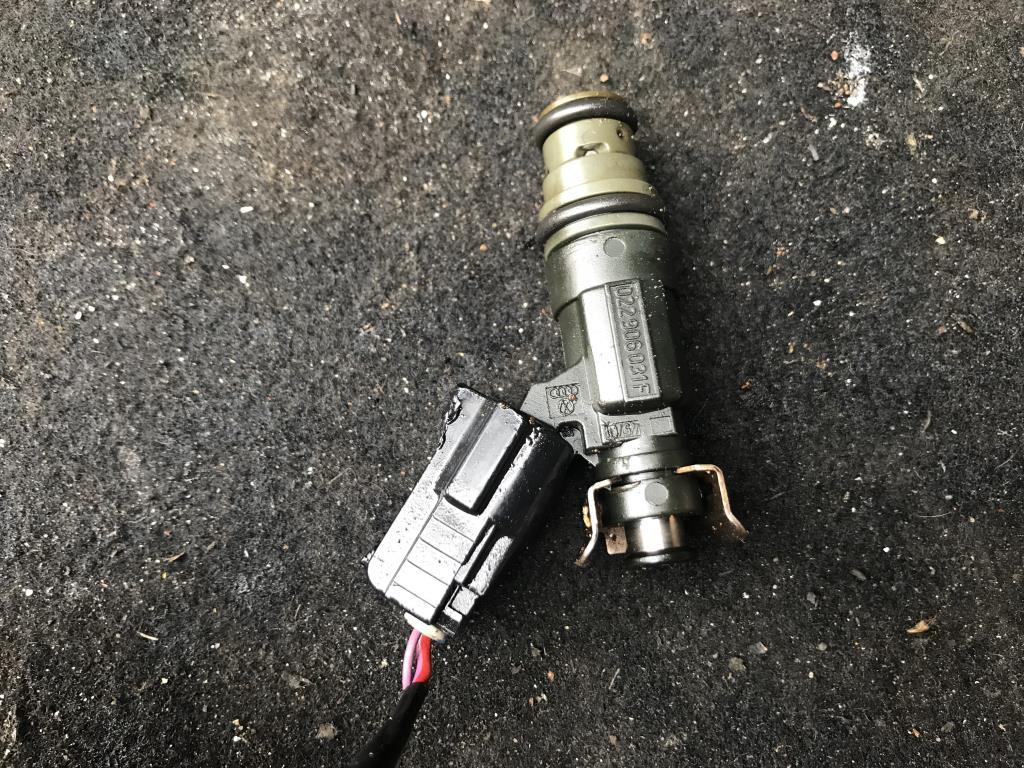 форсунка Volkswagen Jetta 4 поколение 2001, 2.8 л., бензин, седан, 022906031F, AZX, AYL, APF, AQP, AUE, AQN, AMV, . - фото №1