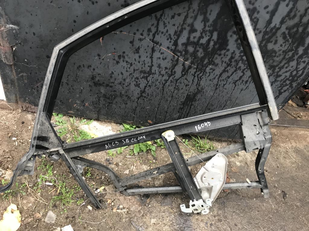 стеклоподъемник задний правый Audi A6 4B/C5 2000, 2.8 л., бензин, седан, 4B0839462, . - фото №1