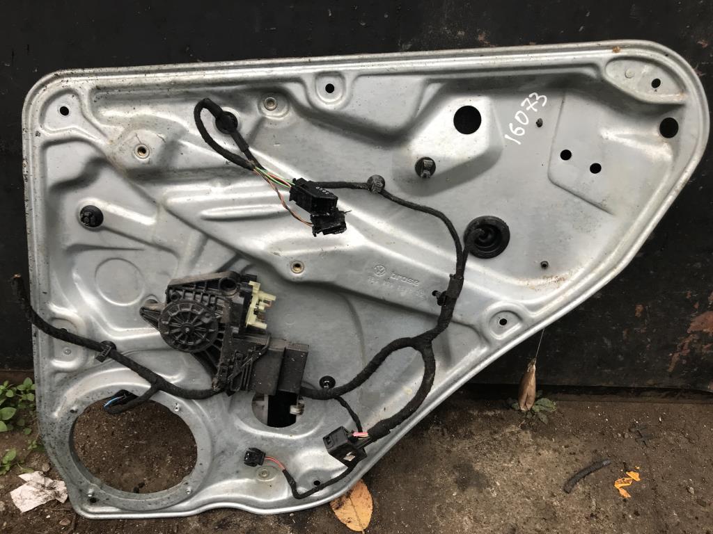 стеклоподъемник задний правый Volkswagen Passat B6 2007, 2.0 л., бензин, седан, 3B5839756C, . - фото №1