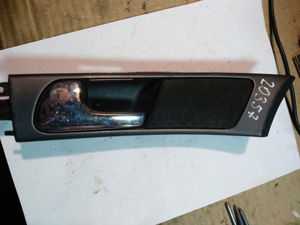 ручка внутренняя передняя левая Audi A6 4B/C5 2000, 2.8 л., бензин, седан, 4B837019, . - фото №1