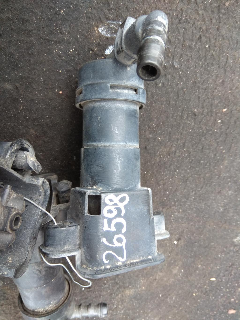 форсунка омывателя лобового стекла Audi A4 B6 2003, 1.8 л., бензин, седан, 8E0955102C, . - фото №1