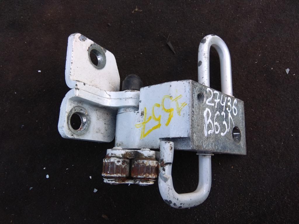 петля двери Volkswagen Passat B6 2007, 2.0 л., бензин, седан, 3C8833411A, 3C9833411, 3C4833411A, 3C4833411, 3C4833411B, 3C4833411C, 3C8833411B, . - фото №1