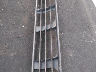 заглушка (решетка) в бампер Audi A6 4A/C4 1997, 1.8 л., бензин, седан, 8D0807683C, .