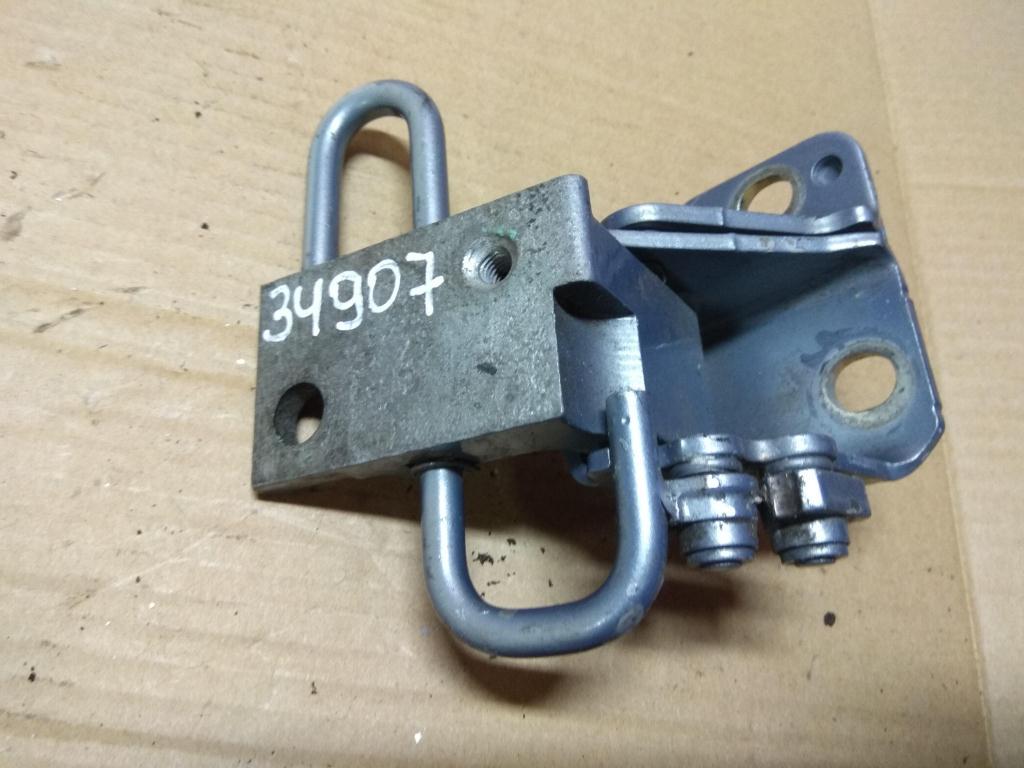 петля двери Volkswagen Passat B6 2006, 2.0 л., бензин, седан, 3C4833412C, 3C4833412A, 3C4833412B, 3C8833412A, 3C8833412B, . - фото №1