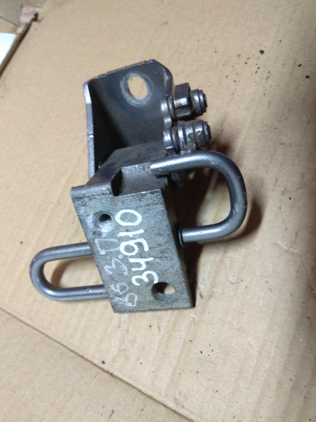 петля двери Volkswagen Passat B6 2006, 2.0 л., бензин, седан, 3C4833412C, 3C4833412A, 3C4833412B, 3C8833412A, 3C8833412B, . - фото №1