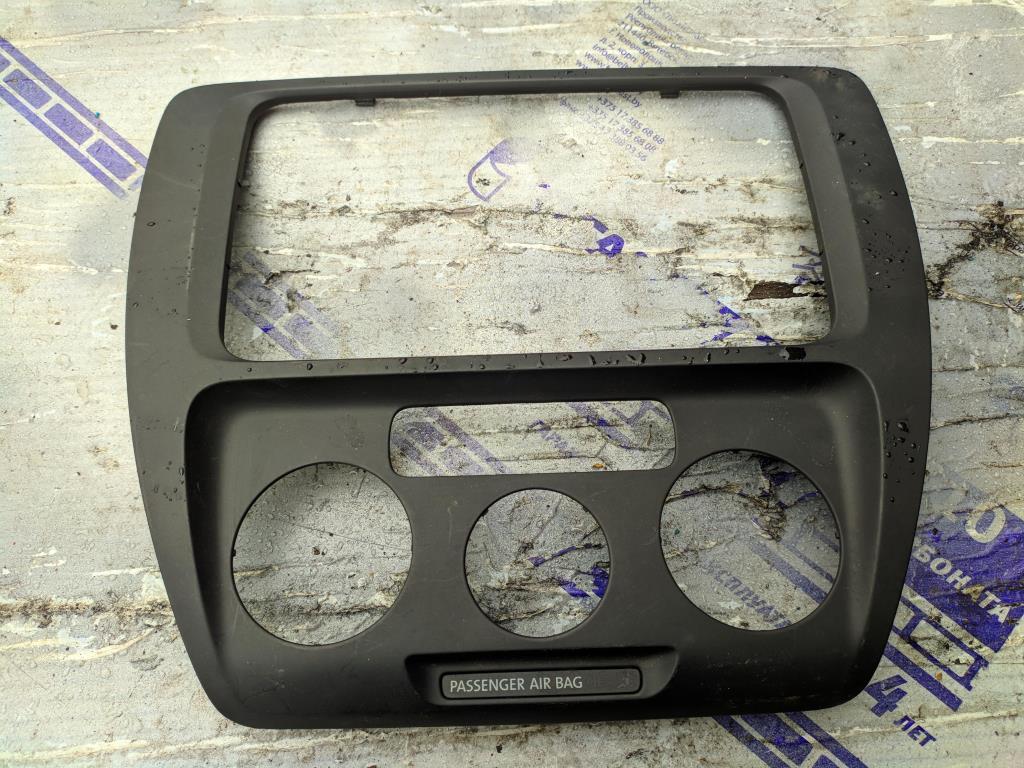 накладка декоративная Volkswagen Jetta 6 поколение 2012, 2.0 л., дизель, седан, 5C6858069, 5C6858071, . - фото №1