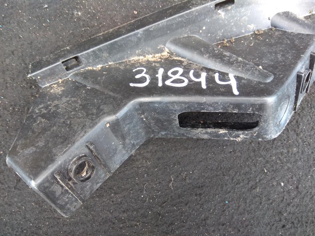 Крепление бампера переднего Volkswagen Passat B6 2007, 2.0 л., бензин, седан, 3C0807890, 3C0807890A, . - фото №1