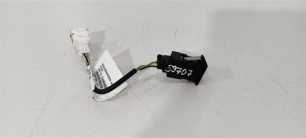 разъем AUX / USB Audi A3 8V 2015, бензин, седан, 5M0035724, . - фото №1