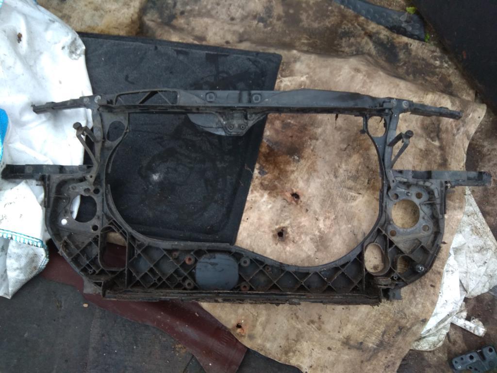 передняя панель крепления облицовки (телевизор) Audi A4 B6 2003, 3.0 л., бензин, седан, 8E0805594B, . - фото №1