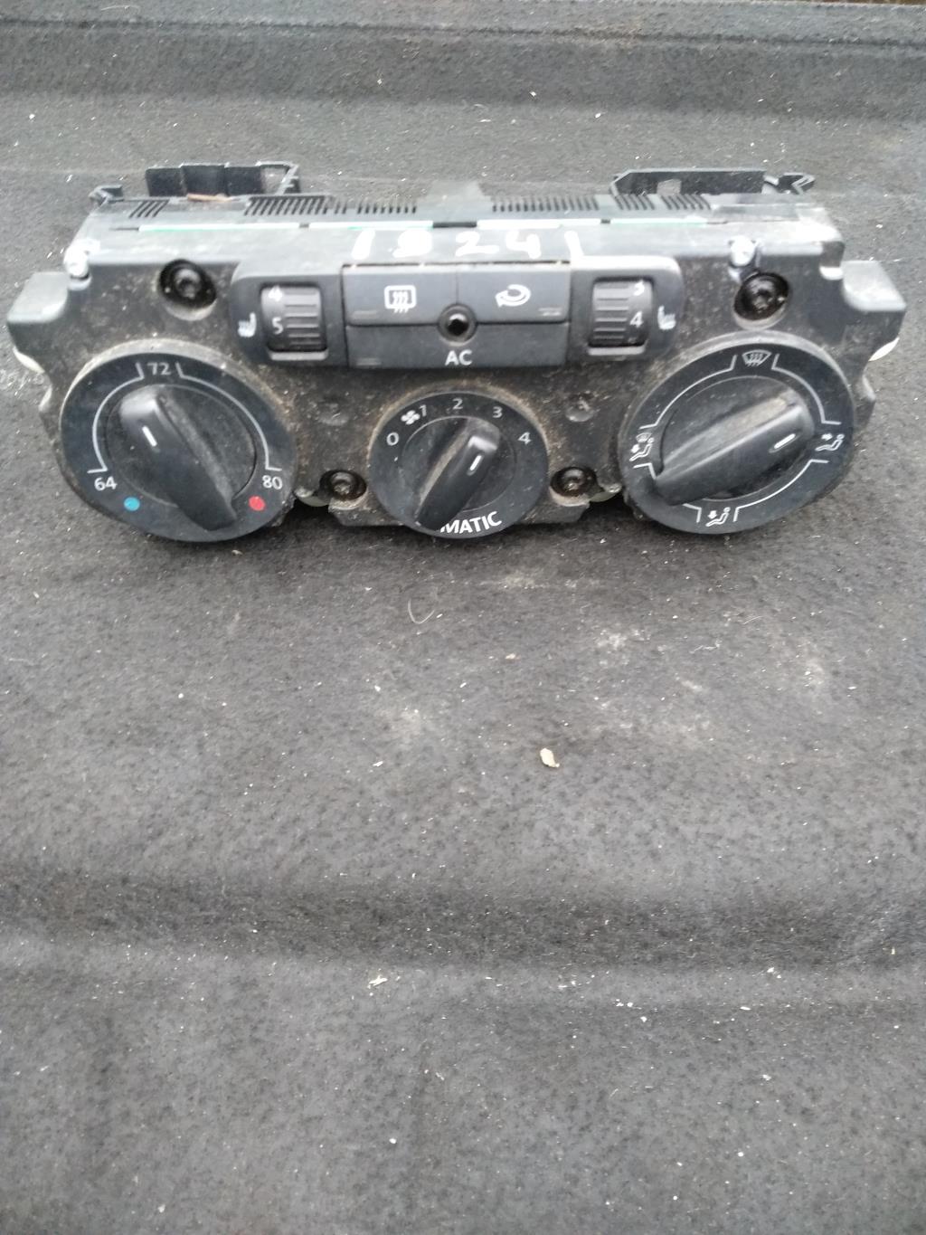 блок управления печки / климат-контроля Volkswagen Passat B6 2006, 2.0 л., бензин, седан, 1K0820047FP, 1K0820047EB, 1K0820047GF, 1K0820047GR, 1K0820047HH, 1K0820047HR, 1K0820047JH, 1K0820047JL, . - фото №1