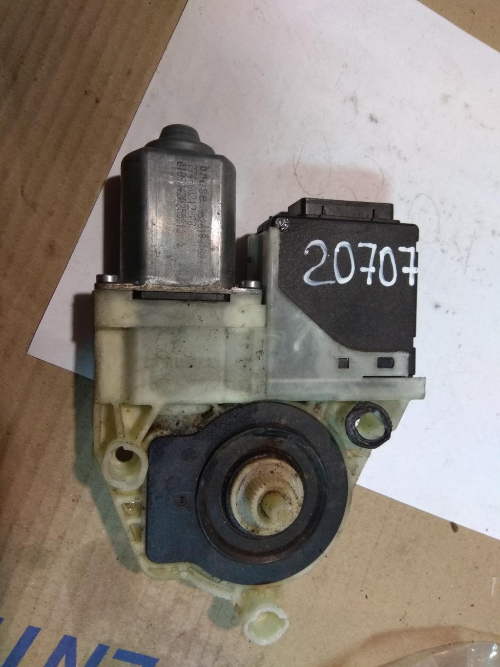 моторчик стеклоподъемника задний левый Volkswagen Passat B6 2006, 2.0 л., бензин, седан, 1K0959793AD, . - фото №1