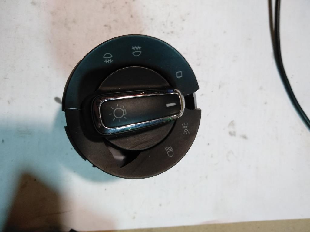переключатель света Skoda Superb 2 поколение 2011, 1.8 л., бензин, хетчбэк 5 дв., 3T0941431B, . - фото №1