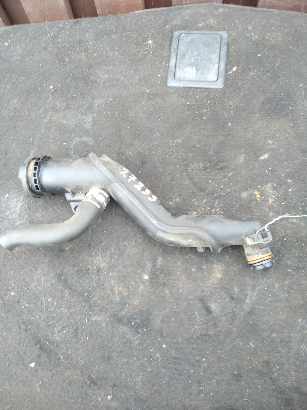 маслозаливная горловина Peugeot 407 1 поколение 2007, 2.0 л., HDi, дизель, седан, 9654733980, KVT, . - фото №1