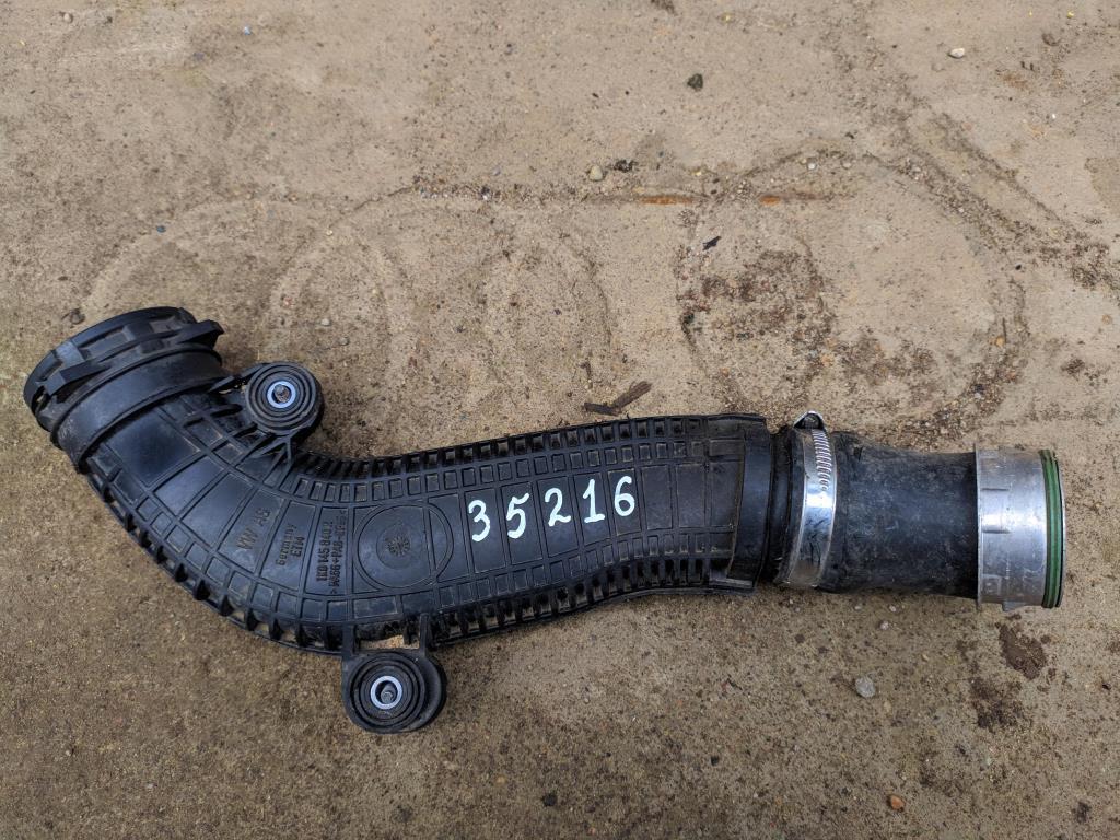 патрубок (трубопровод, шланг) Volkswagen Jetta 6 поколение 2012, 1.8 л., бензин, седан, 1K0145840R, BZB, CAWB, CCZA, CCTA, CDAB, CDAA, CGYA, CCTB, CBFA, . - фото №1