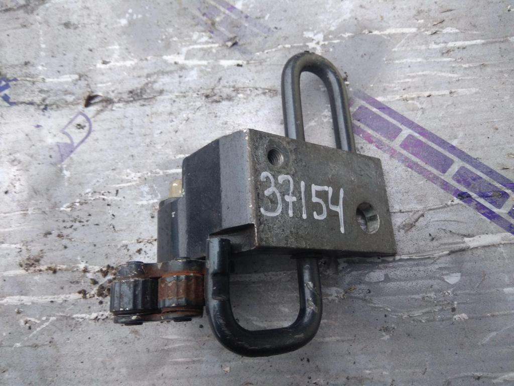 петля двери Volkswagen Passat B6 2006, 2.0 л., бензин, седан, 3C8833411A, 3C9833411, 3C4833411A, 3C4833411, 3C4833411B, 3C4833411C, 3C8833411B, . - фото №1