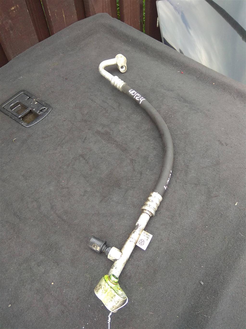 трубка кондиционера Volkswagen Touareg 1 поколение 2004, 4.2 л., бензин, внедорожник 5 дв., 7L6820721P, . - фото №1