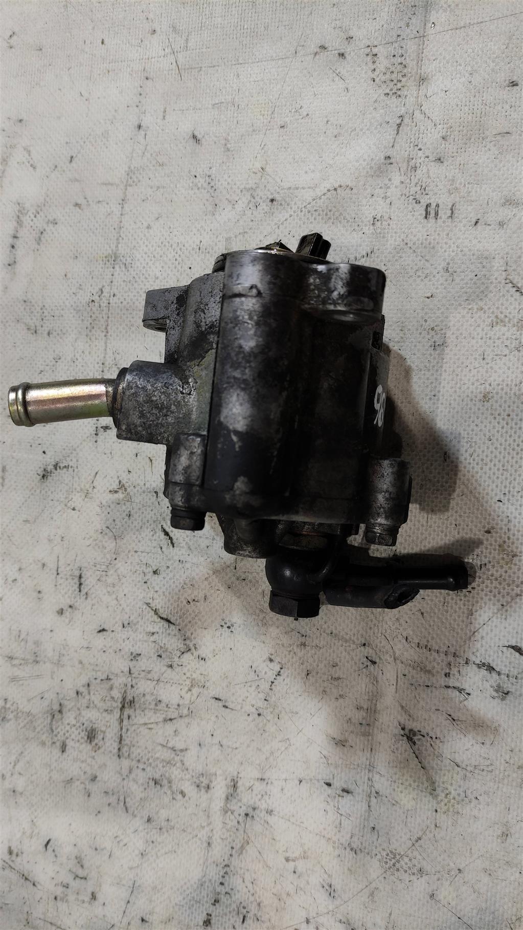 насос вакуумный Toyota Corolla 10 поколение (E140/E150) 2009, 2.2 л., дизель, седан, 2930027020, . - фото №1