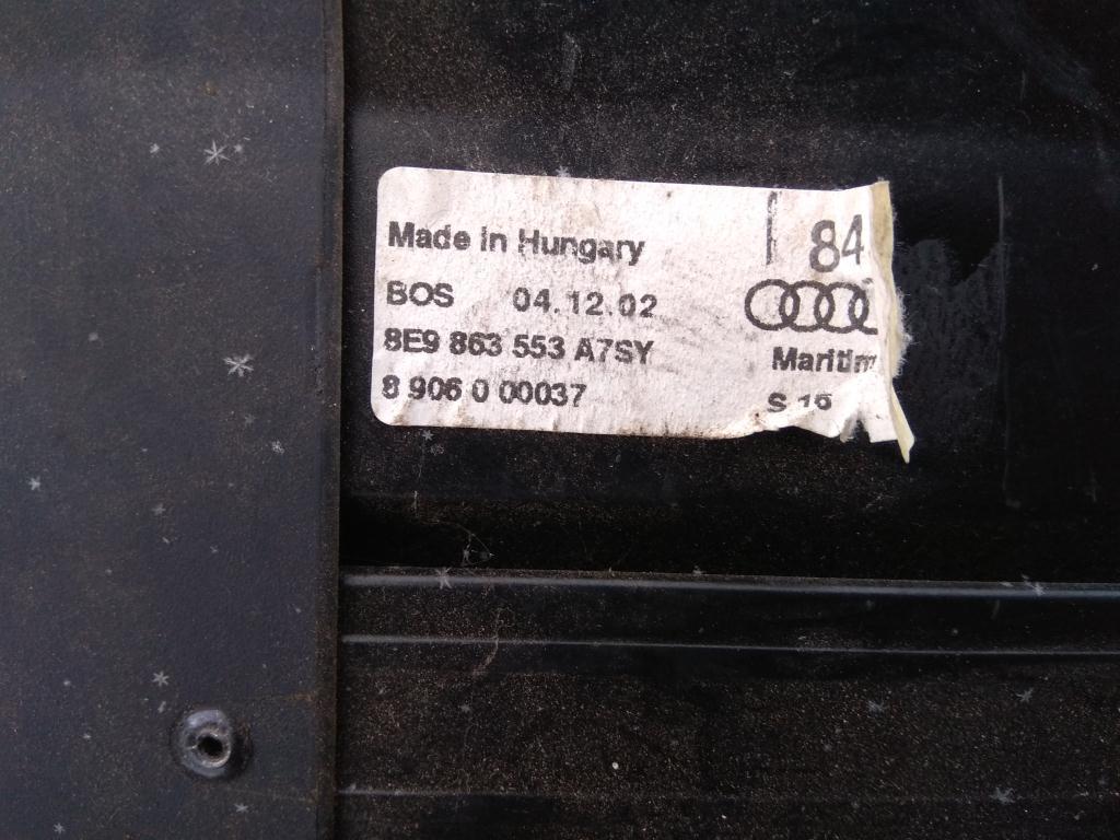 шторка багажника Audi A4 B6 2003, 1.8 л., бензин, универсал, 8E9863553A, . - фото №1