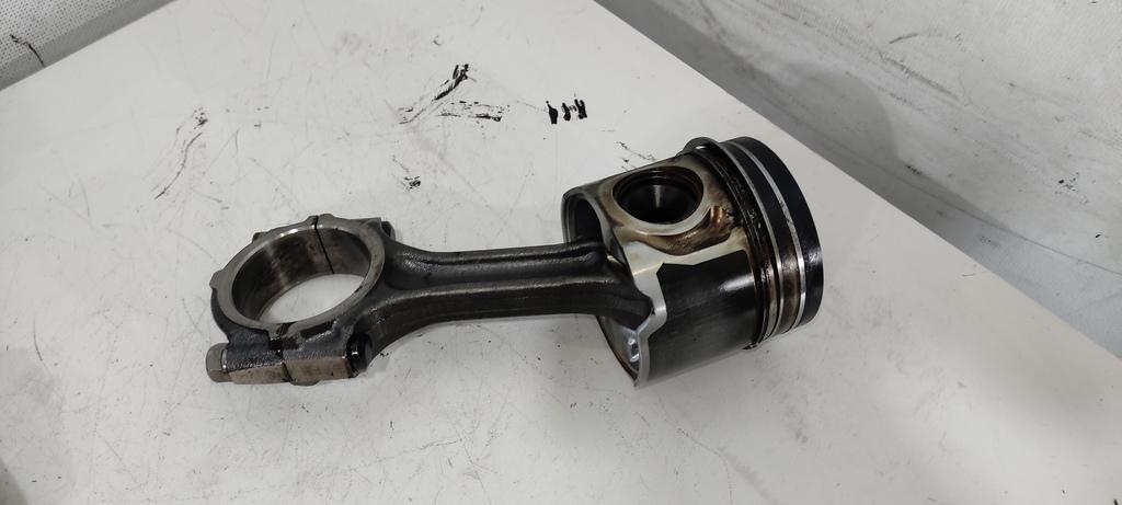 поршень Hyundai Porter 4 поколение 2016, 2.5 л., CRDi, дизель, внедорожник 5 дв., D4CB, . - фото №1