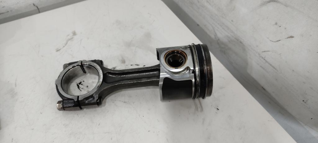 поршень Hyundai Porter 4 поколение 2016, 2.5 л., CRDi, дизель, внедорожник 5 дв., D4CB, . - фото №1