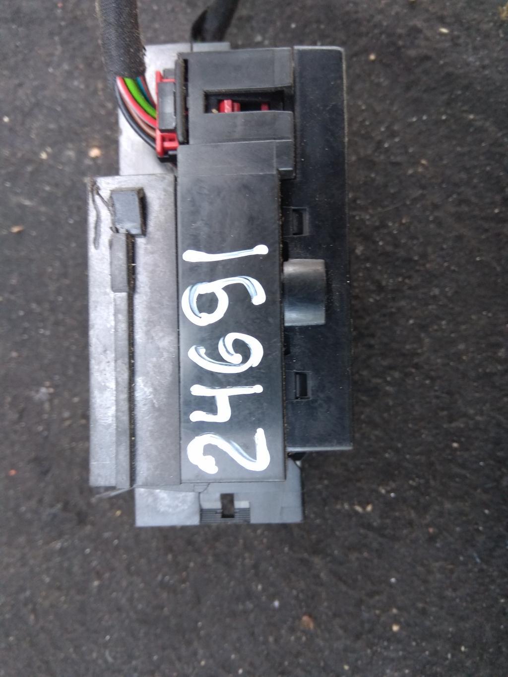 замок зажигания Volkswagen Passat B6 2006, 2.0 л., бензин, седан, 3C0905843R, 3C0905843M, 3C0905843AC, 3C0905843N, . - фото №1