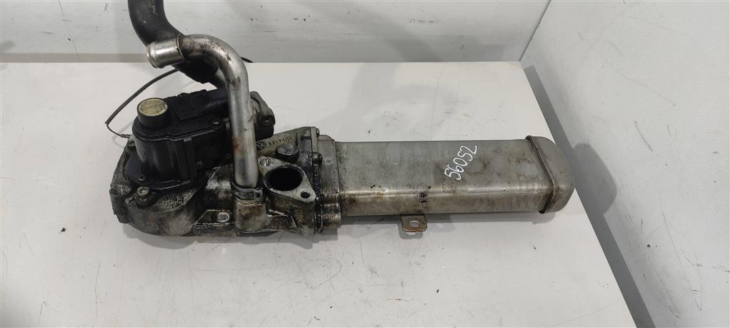 охладитель EGR / Радиатор EGR Volkswagen Beetle 3 поколение 2013, 2.0 л., TDi, дизель, седан, 03L131512AF, . - фото №1