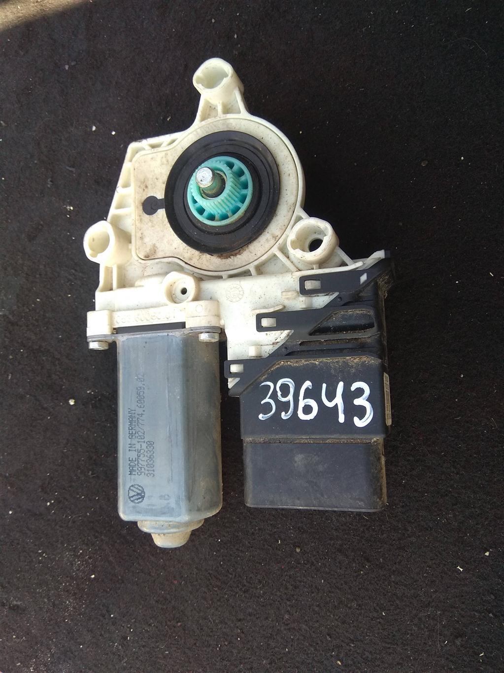 моторчик стеклоподъемника задний правый Volkswagen Passat B6 2009, 2.0 л., бензин, седан, 1K0959704AD, 1K0959794P, . - фото №1