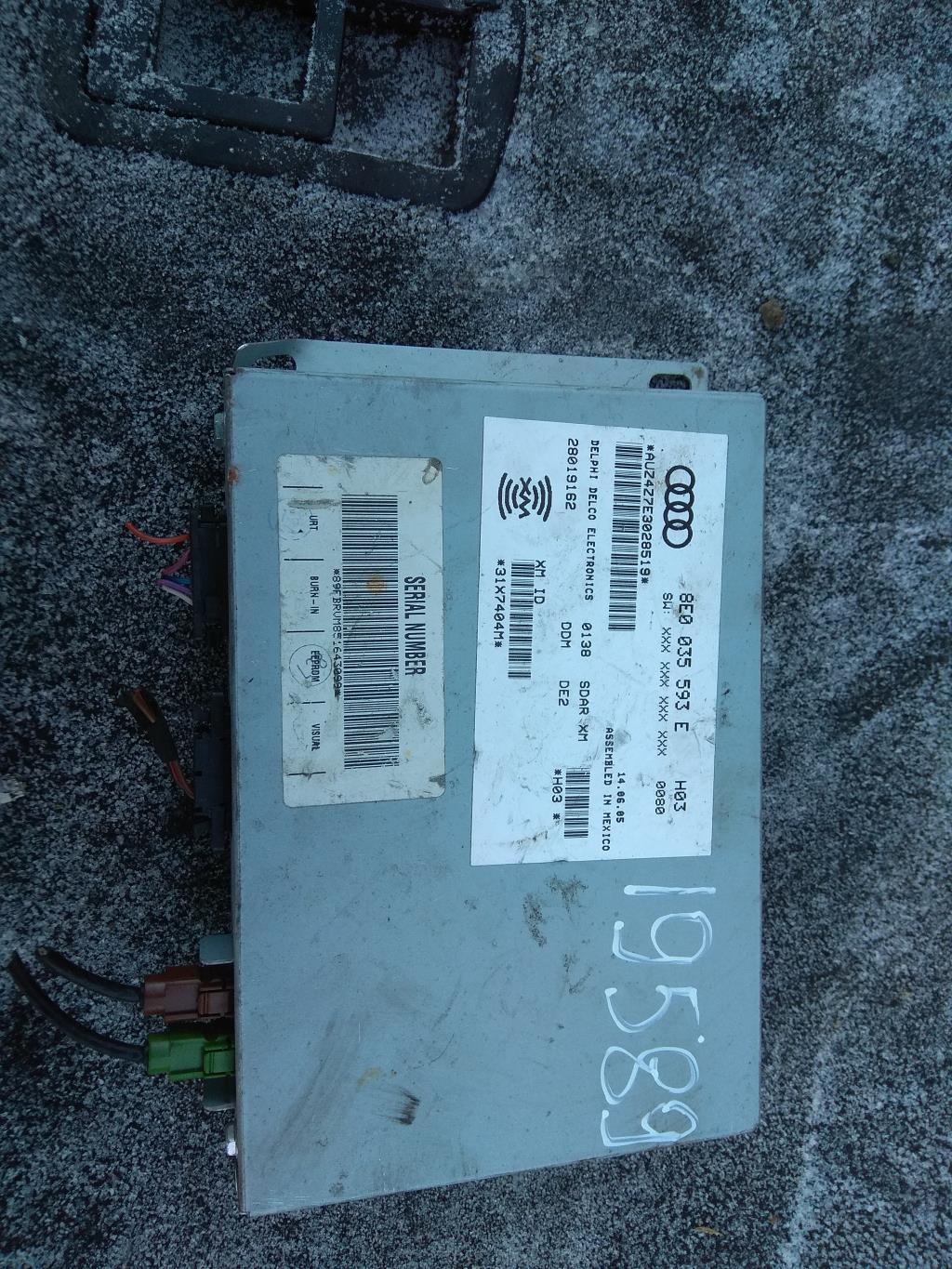 блок радио Audi A4 B7 2006, 2.0 л., бензин, седан, 8E0035593E, 8E0035593G, . - фото №1