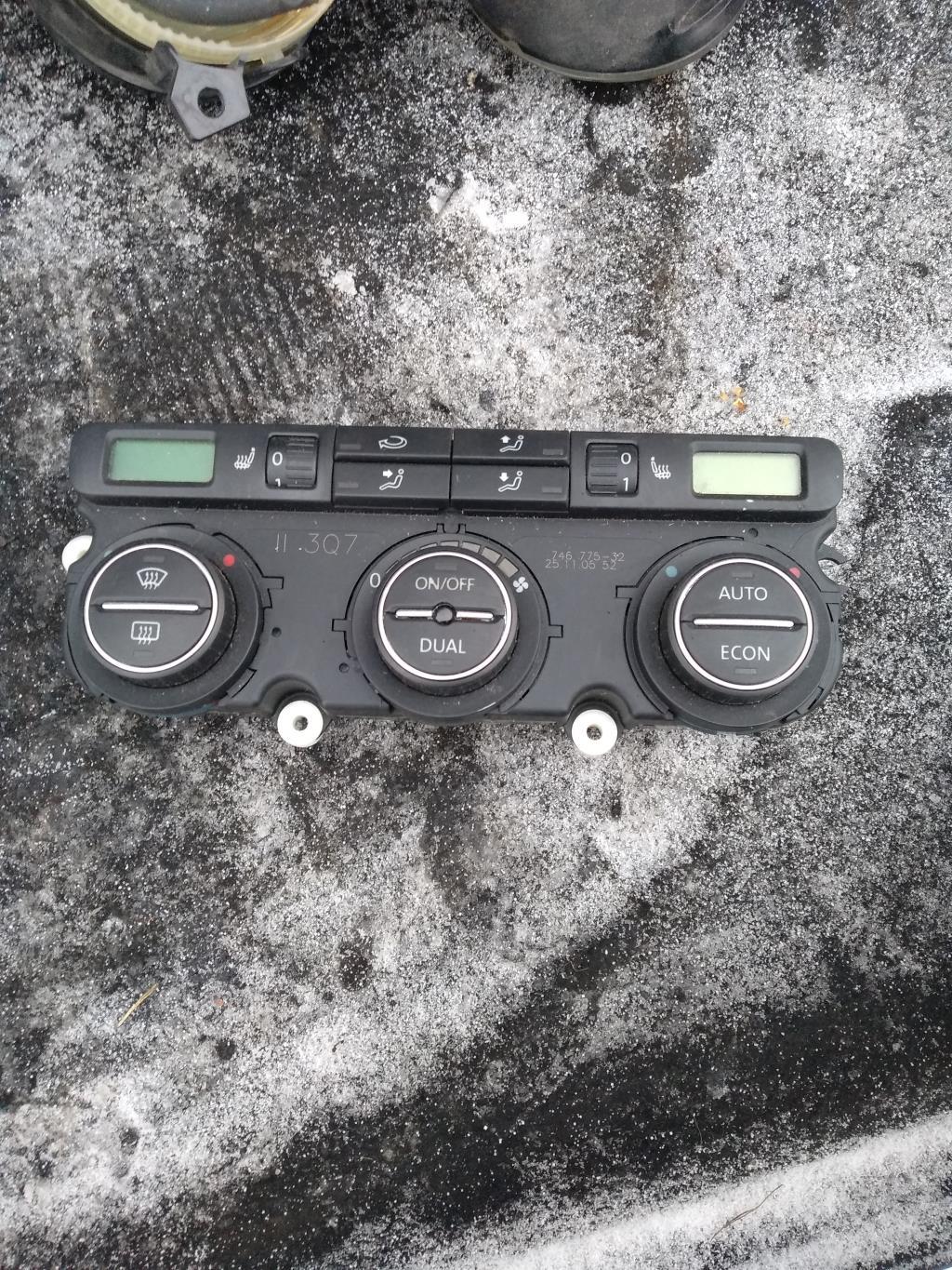 блок управления печки / климат-контроля Volkswagen Passat B6 2007, бензин, 3B1907044H, 3B1907044J, . - фото №1
