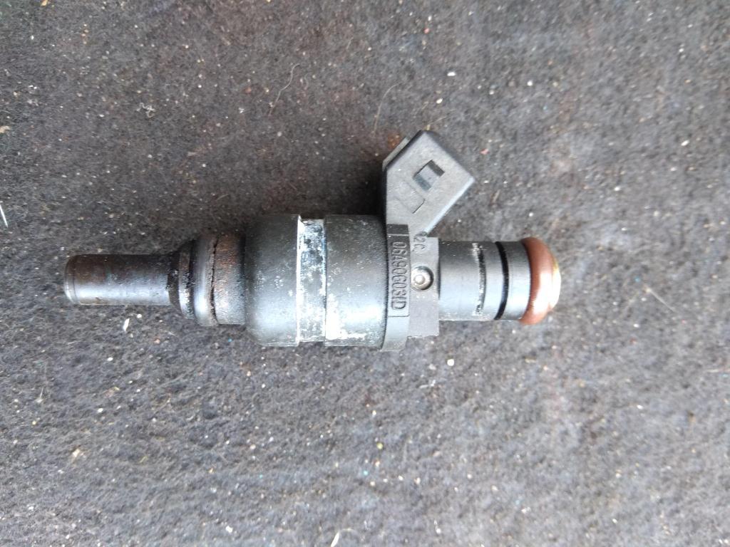 форсунка Audi A3 8L 1999, 1.8 л., бензин, хетчбэк 5 дв., 06A906031D, AVU, AUM, AQY, AGU, AGN, AEH, AKL, ARZ, AZH, APK, APF, . - фото №1
