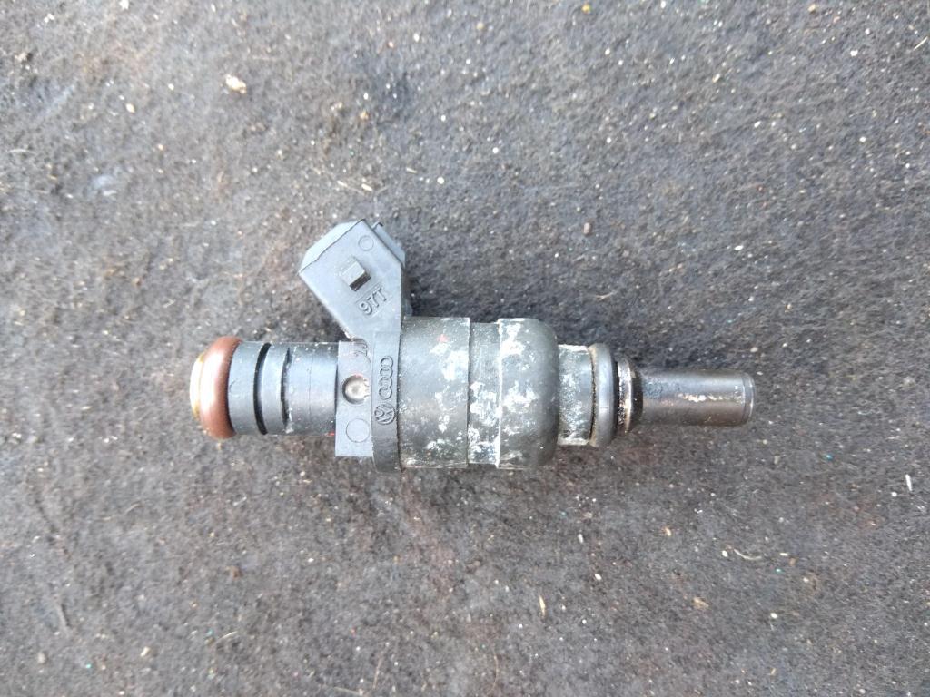 форсунка Audi A3 8L 1999, 1.8 л., бензин, хетчбэк 5 дв., 06A906031D, AVU, AUM, AQY, AGU, AGN, AEH, AKL, ARZ, AZH, APK, APF, . - фото №1